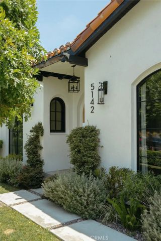 5142 Brynhurst Avenue, Los Angeles, CA 90043