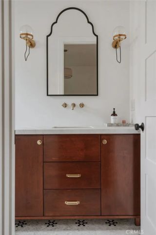 5142 Brynhurst Avenue, Los Angeles, CA 90043