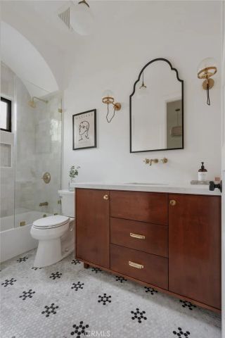 5142 Brynhurst Avenue, Los Angeles, CA 90043