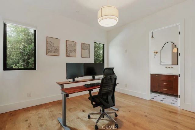 5142 Brynhurst Avenue, Los Angeles, CA 90043