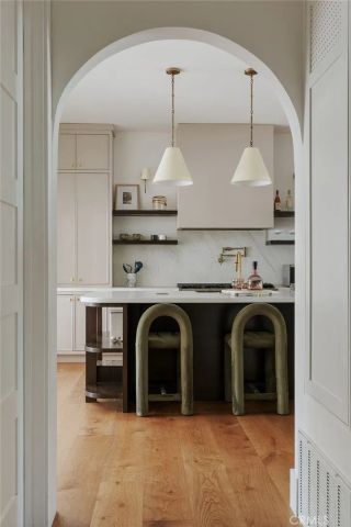 5142 Brynhurst Avenue, Los Angeles, CA 90043