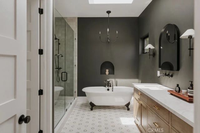 5142 Brynhurst Avenue, Los Angeles, CA 90043