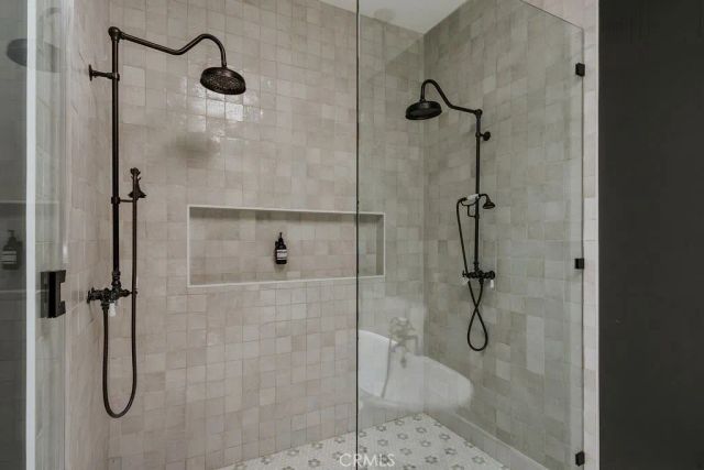 5142 Brynhurst Avenue, Los Angeles, CA 90043