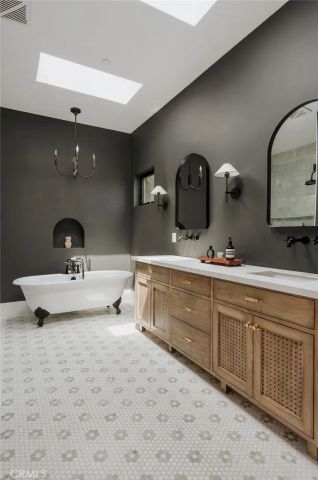 5142 Brynhurst Avenue, Los Angeles, CA 90043