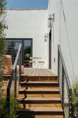 5142 Brynhurst Avenue, Los Angeles, CA 90043