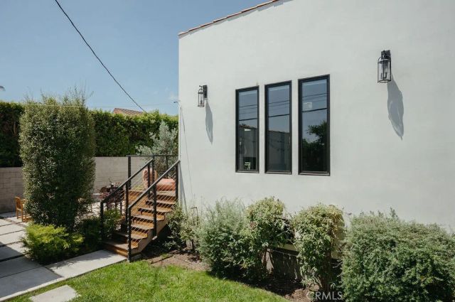 5142 Brynhurst Avenue, Los Angeles, CA 90043