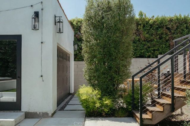 5142 Brynhurst Avenue, Los Angeles, CA 90043
