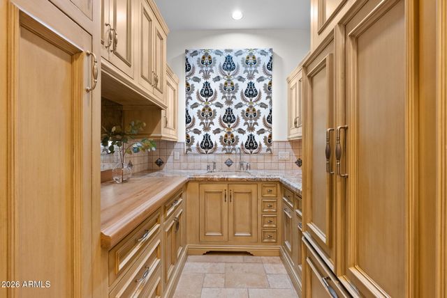 9926 E KEMPER Way, Scottsdale, AZ 85255