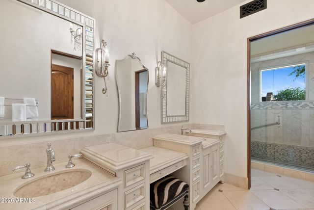 9926 E KEMPER Way, Scottsdale, AZ 85255