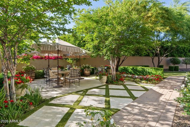 9926 E KEMPER Way, Scottsdale, AZ 85255