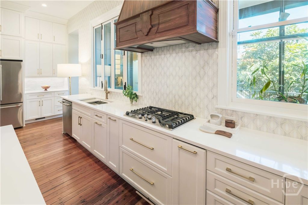 Image 22 of property listing at 314 E Huntingdon Street, Savannah, GA 31401