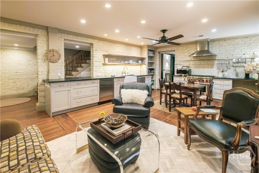 Image 45 of property listing at 314 E Huntingdon Street, Savannah, GA 31401