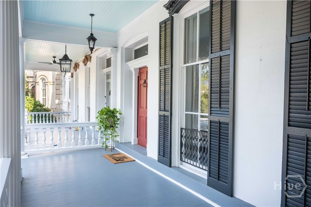 Image 5 of property listing at 314 E Huntingdon Street, Savannah, GA 31401