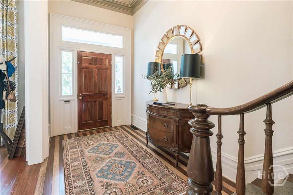 Image 6 of property listing at 314 E Huntingdon Street, Savannah, GA 31401