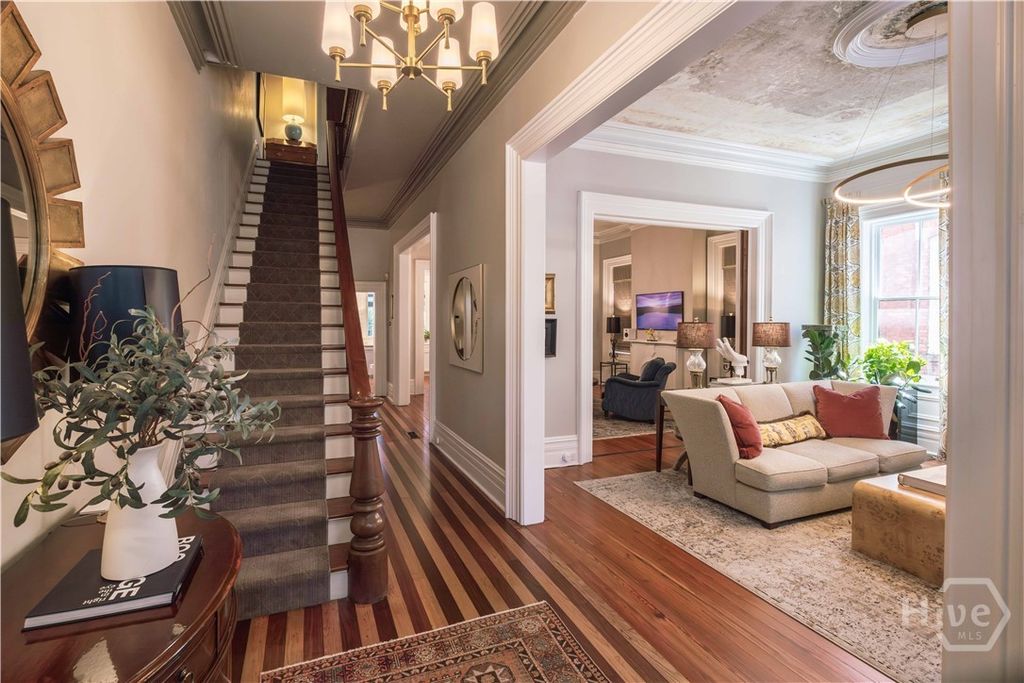 Image 7 of property listing at 314 E Huntingdon Street, Savannah, GA 31401