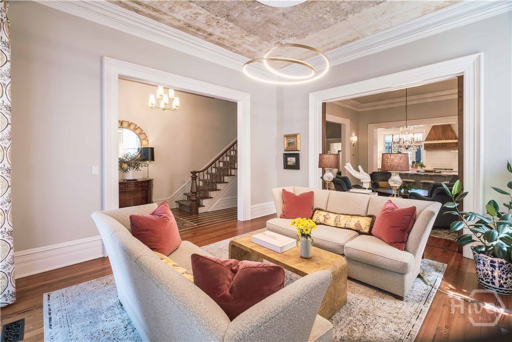 Image 9 of property listing at 314 E Huntingdon Street, Savannah, GA 31401
