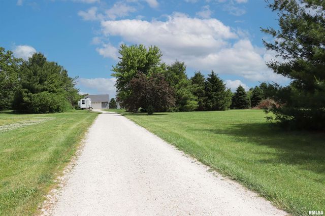 1157 E GUTH Road, Washington, IL 61571