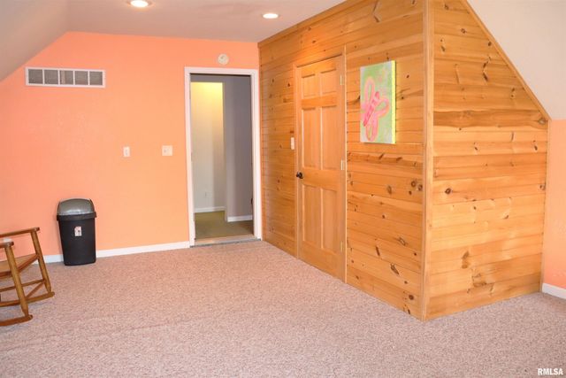 1157 E GUTH Road, Washington, IL 61571