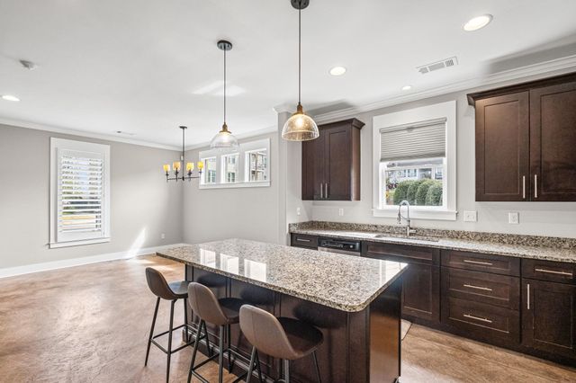 635 S FRONT ST S, Memphis, TN 38103