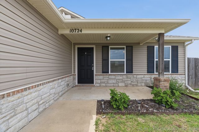 10724 N 101st Avenue E, Owasso, OK 74055