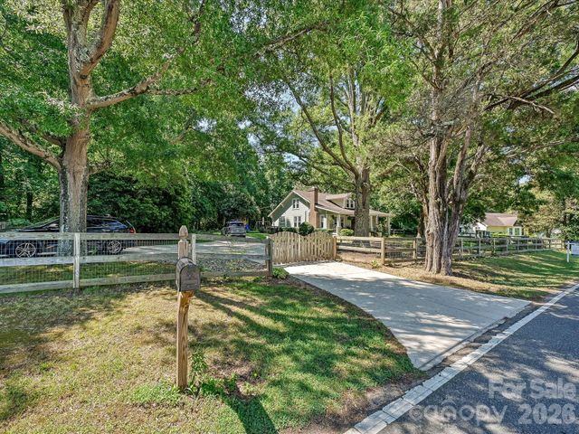 3514 Kelly Road, Charlotte, NC 28216