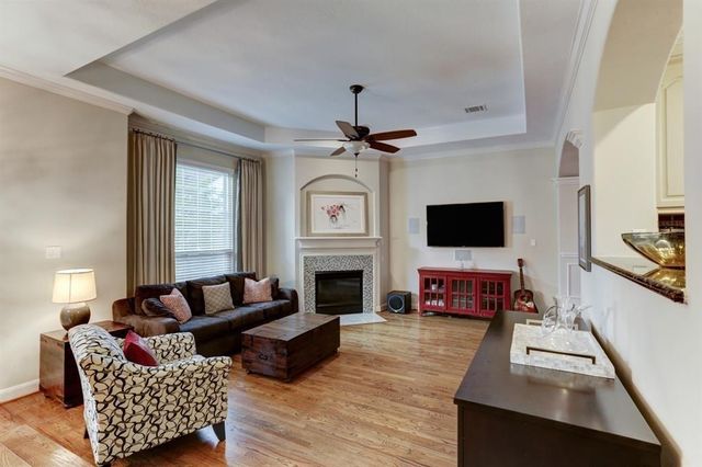 248 Westcott Street, Houston, TX 77007