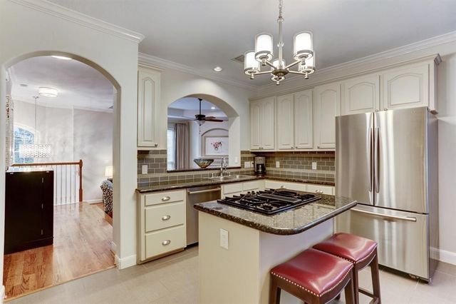 248 Westcott Street, Houston, TX 77007