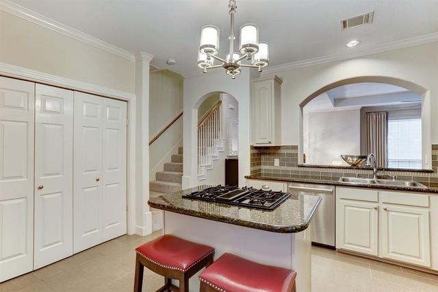 248 Westcott Street, Houston, TX 77007