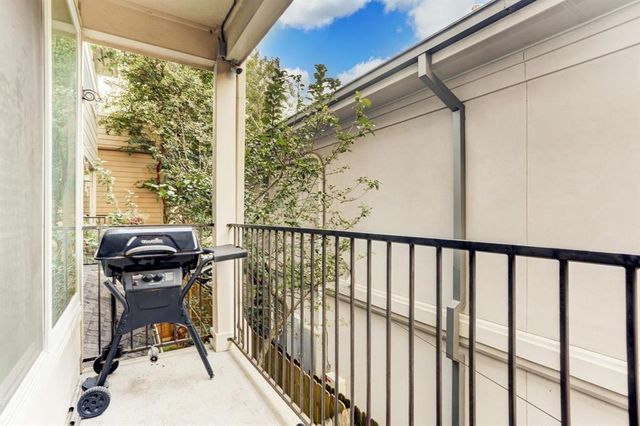 248 Westcott Street, Houston, TX 77007