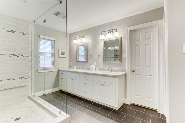 248 Westcott Street, Houston, TX 77007