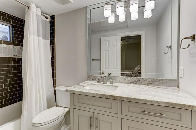 248 Westcott Street, Houston, TX 77007