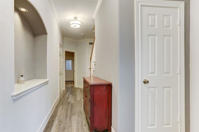 248 Westcott Street, Houston, TX 77007