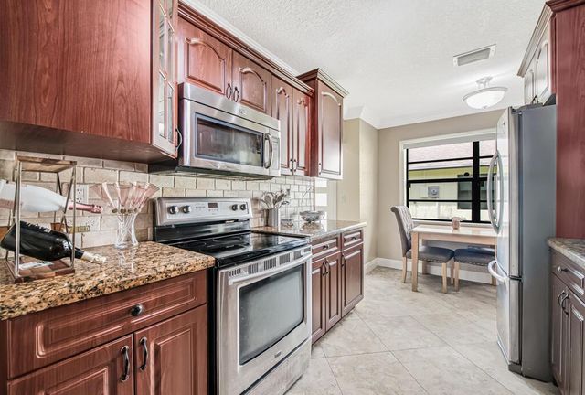4917 Luqui Court, West Palm Beach, FL 33415