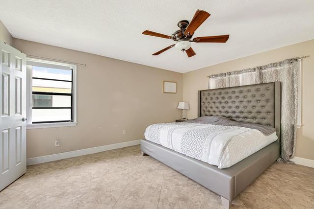 4917 Luqui Court, West Palm Beach, FL 33415