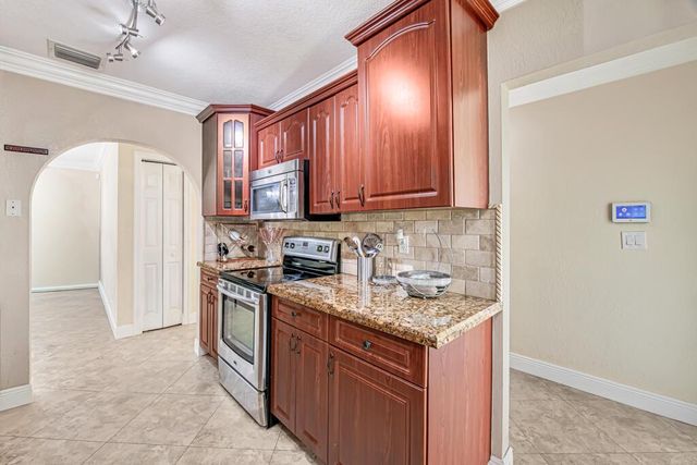 4917 Luqui Court, West Palm Beach, FL 33415