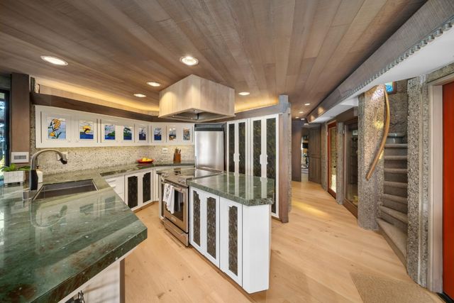 2431 Sherwood Drive, Cambria, CA 93428