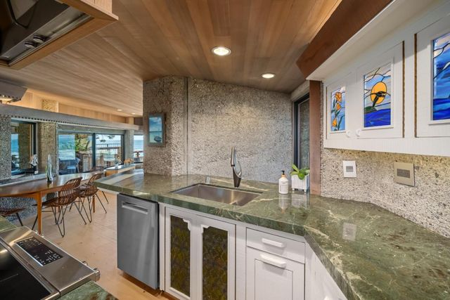 2431 Sherwood Drive, Cambria, CA 93428