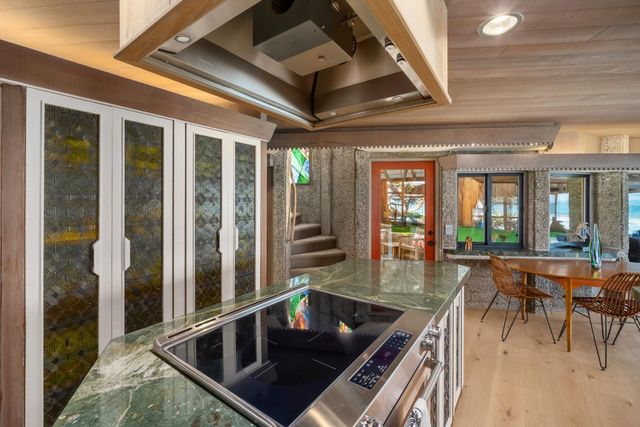 2431 Sherwood Drive, Cambria, CA 93428