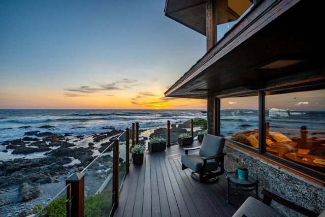 2431 Sherwood Drive, Cambria, CA 93428