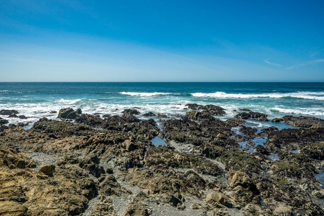 2431 Sherwood Drive, Cambria, CA 93428
