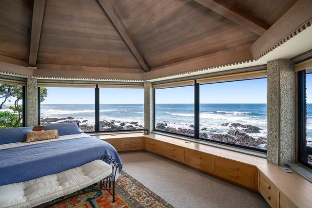 2431 Sherwood Drive, Cambria, CA 93428