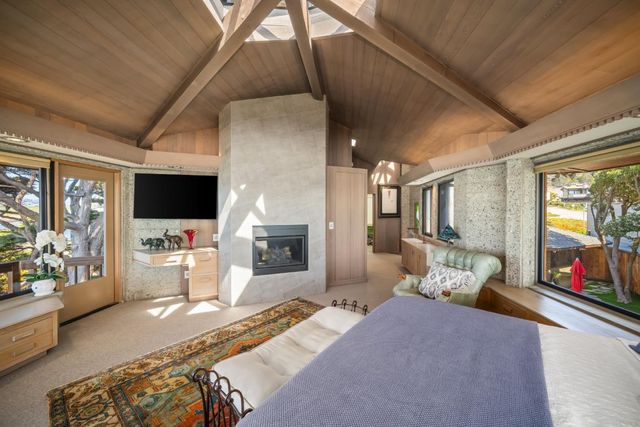 2431 Sherwood Drive, Cambria, CA 93428