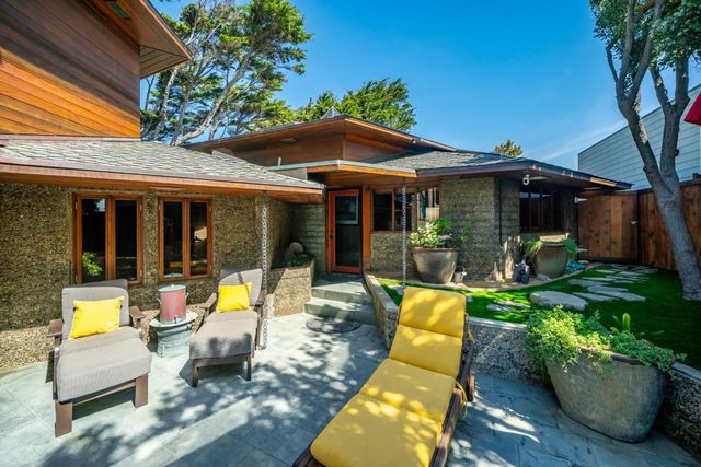 2431 Sherwood Drive, Cambria, CA 93428