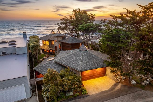 2431 Sherwood Drive, Cambria, CA 93428