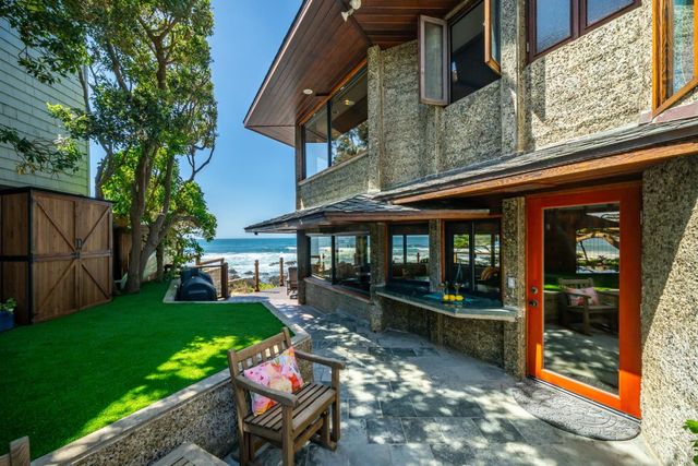 2431 Sherwood Drive, Cambria, CA 93428