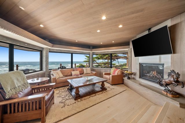 2431 Sherwood Drive, Cambria, CA 93428