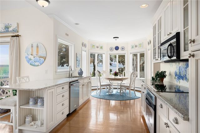 139 Hemlock Avenue, Warwick, RI 02886