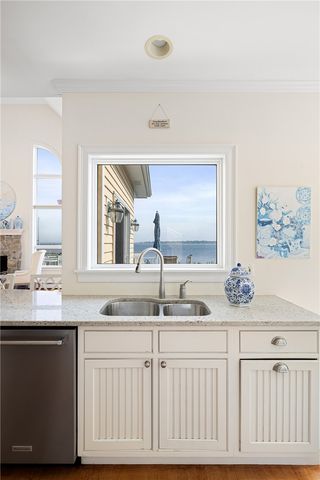 139 Hemlock Avenue, Warwick, RI 02886