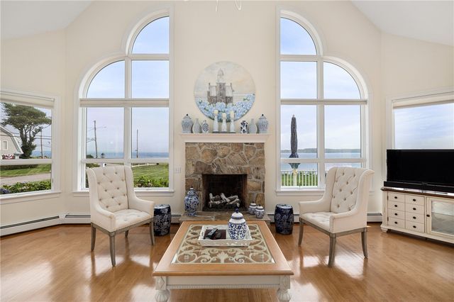 139 Hemlock Avenue, Warwick, RI 02886