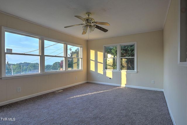 900 Tip Top Avenue, Kingsport, TN 37665